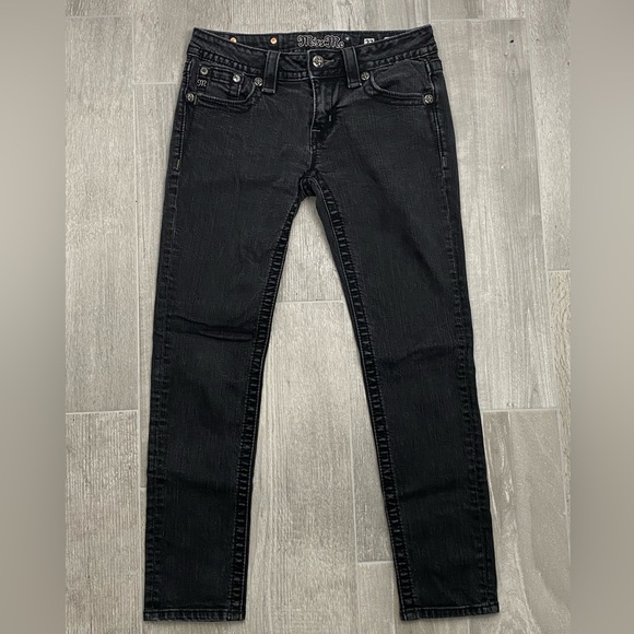 Miss Me black skinny jeans denim embellished cross design on back pockets Sz 27 - Picture 3 of 16